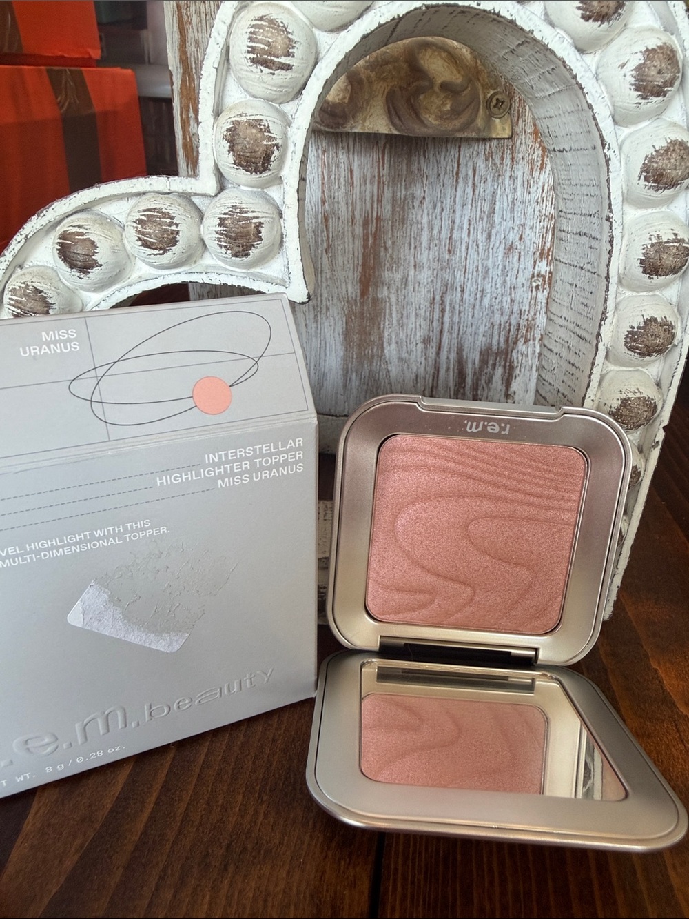 R.E.M.  Beauty Interstellar Highlighter Topper - Miss Uranus (Pink Champagne)
